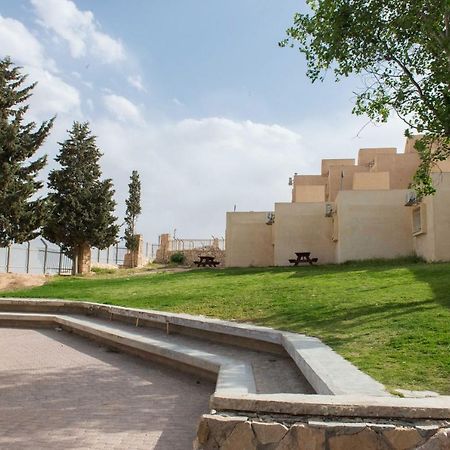 Hi - Mitzpe Ramon Hostel Exterior photo