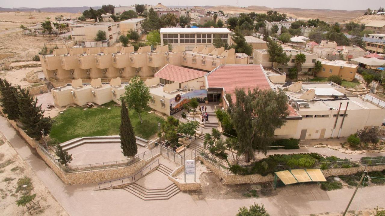 Hi - Mitzpe Ramon Hostel Exterior photo